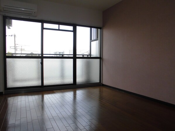 ジュネス伊伝居Ⅱの物件内観写真